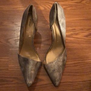 Silverish Gray Alligator Print Heel Size 12W